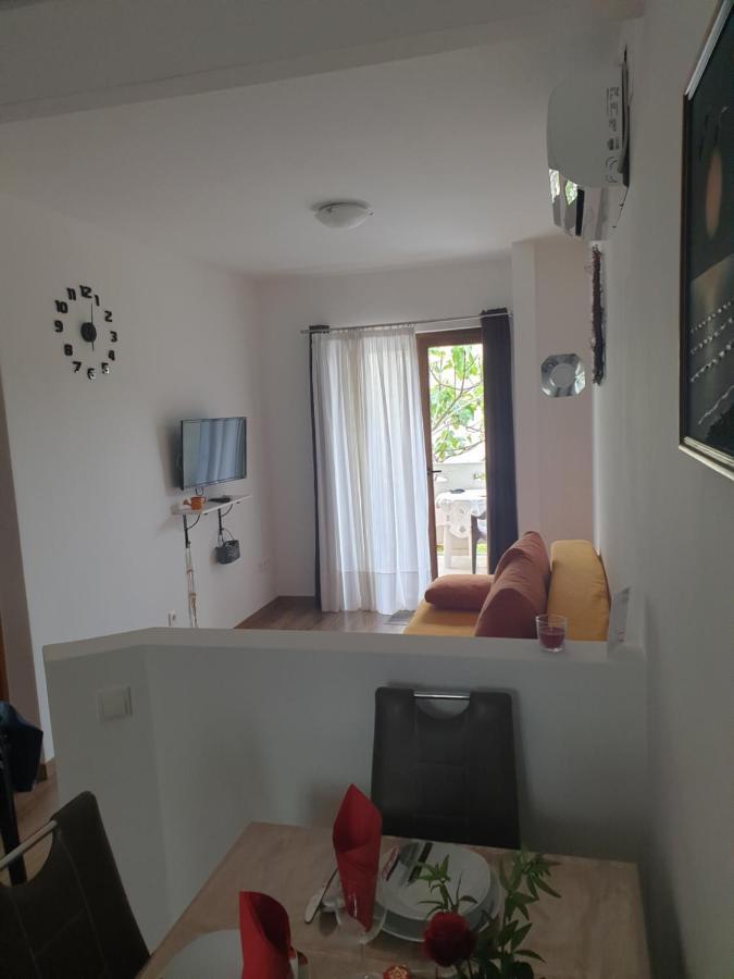 Apartment Luna Malinska Eksteriør billede