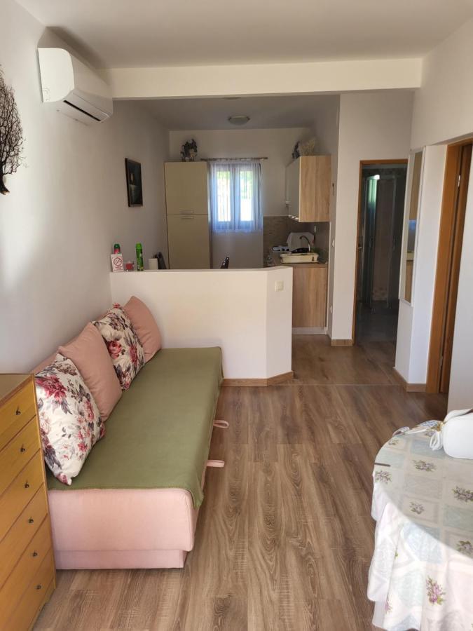 Apartment Luna Malinska Eksteriør billede