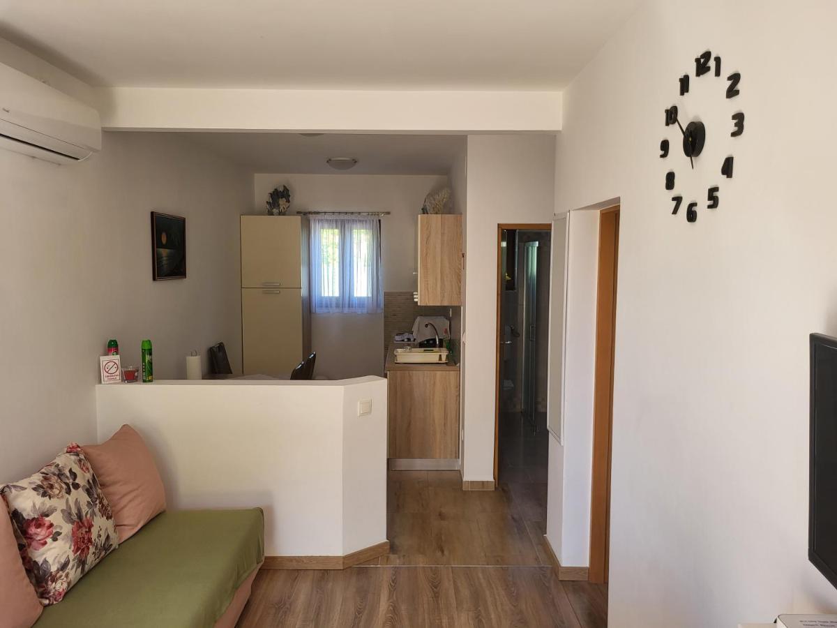 Apartment Luna Malinska Eksteriør billede